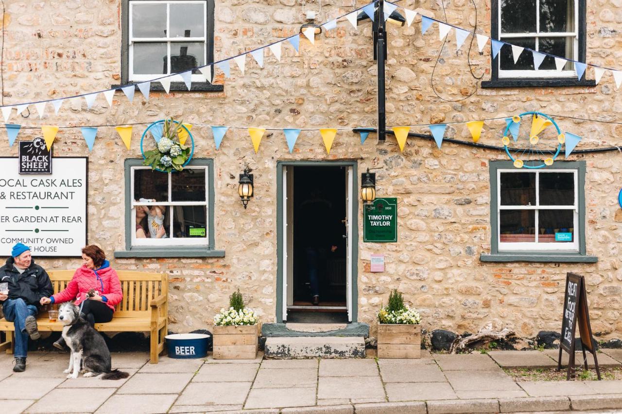 Exelby Green Dragon Leeming Bar Экстерьер фото